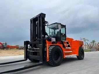 自贡叉车维修许可证办理指南：部门选择与流程解析