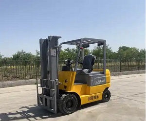 就差一张资质证书：一位南京叉车修理师傅的烦心事与破局之路